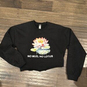 Black Lotus Graphic Sweatshirt